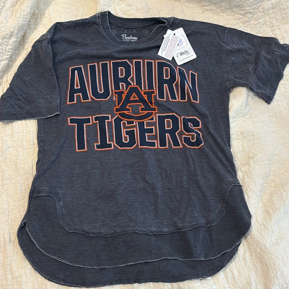 Press box by Royce Apparel Auburn Tigers Women’s Small Tee NWT high/low raw edge